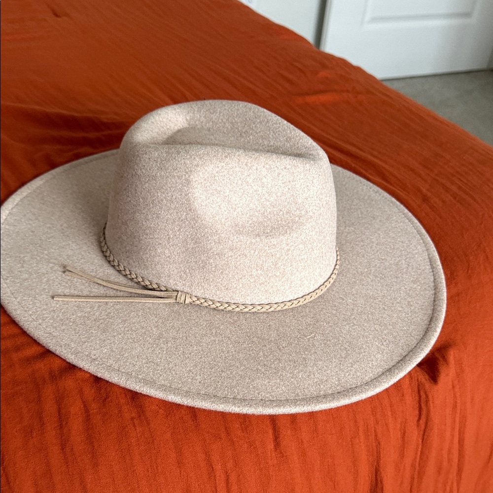Universal Thread Brown and Cream Women's Hats - Picture 3 of 6